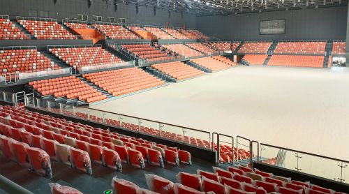 場館座椅的“骨骼”之謎：吹塑 vs 注塑，為何征途座椅選擇氣輔注塑？?